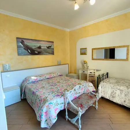 La Casa Del Sole בית הארחה