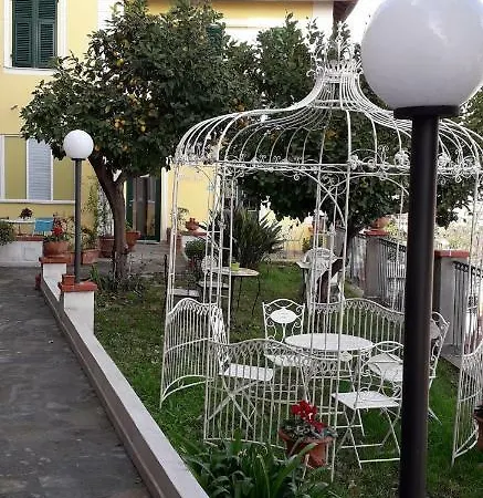 La Casa Del Sole 게스트하우스 3*