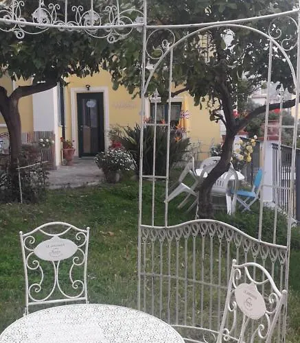 La Casa Del Sole 招待所 3*