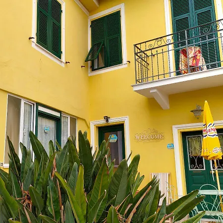 Konukevi La Casa Del Sole 3*